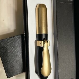 Hyaluronic pen: needle free